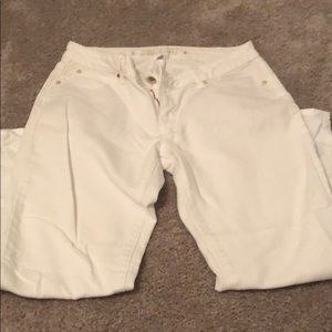 White Jennifer Lopez Capris